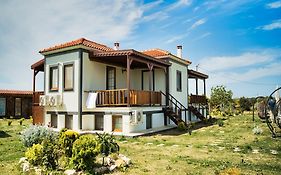 Tinos Otel & Bag Evi 12 Yas Uestue